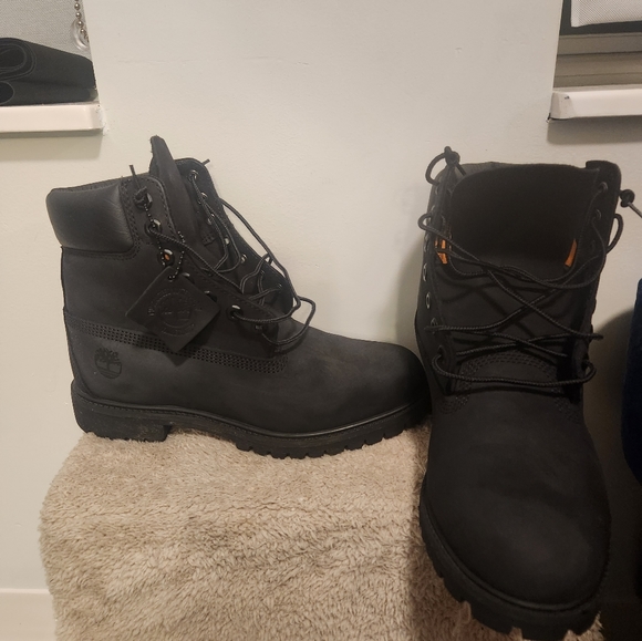 Timberland 6" Black Nubuck Premium Boot Size 8 - Picture 3 of 5